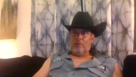 Snapshot of suckitu812 chatting on September 2025 08:26:01 AM SUCKITU812 online show from September 2025 08:26:01 AM