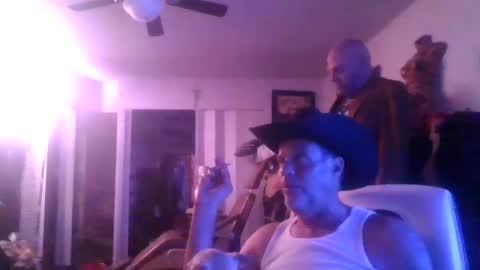 Snapshot of suckitu812 chatting on September 2025 04:58:02 AM SUCKITU812 online show from September 2025 04:58:02 AM