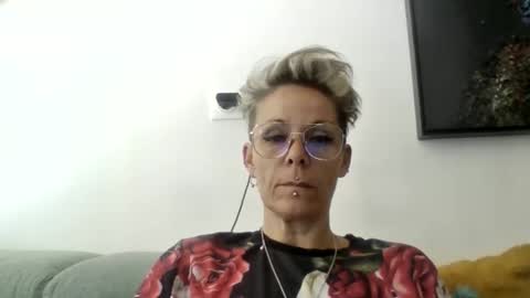 Snapshot of sucrette5629 chatting on May 2026 04:01:01 PM sucrette5629 online show from May 2026 04:01:01 PM