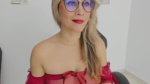 sugar_milff online show from October 2025 02:16:02 PM