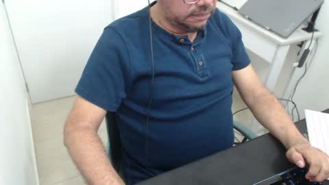 Snapshot of sugarhairybear chatting on April 2026 07:38:02 PM Johnny online show from April 2026 07:38:02 PM