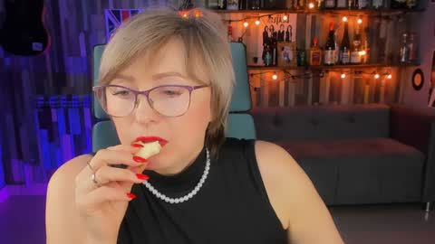 Vivien online show from January 2025 04:36:01 PM