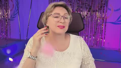 Vivien online show from February 2025 03:16:01 PM