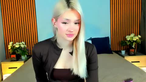 sugarwhisper online show from April 2026 05:09:02 PM