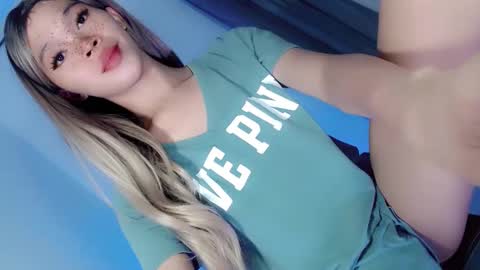 Snapshot of sugarxbaby_ chatting on November 2025 09:47:01 PM LoveSugar online show from November 2025 09:47:01 PM