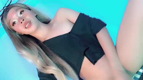 Snapshot of sugarxbaby_ chatting on November 2025 05:17:01 PM LoveSugar online show from November 2025 05:17:01 PM