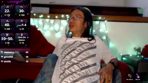 Snapshot of suggabrown_ chatting on May 2026 05:18:01 PM suggabrown_ online show from May 2026 05:18:01 PM