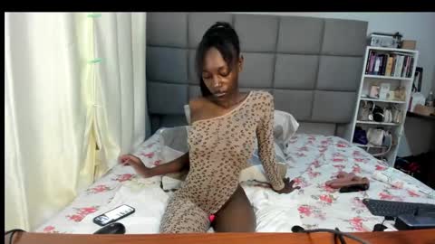 suhaila_suu online show from December 2024 11:57:01 PM