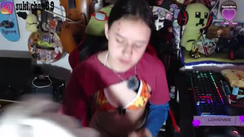 Sukylee online show from November 2025 06:53:01 PM