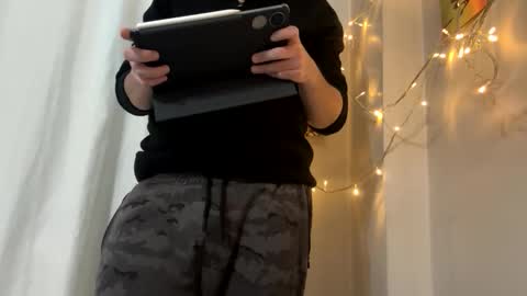 Niko online show from October 2025 06:09:01 PM