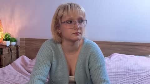 Karen online show from December 2025 09:25:01 AM