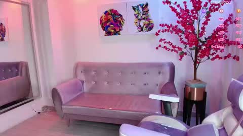 summer_miller online show from October 2025 11:10:01 AM