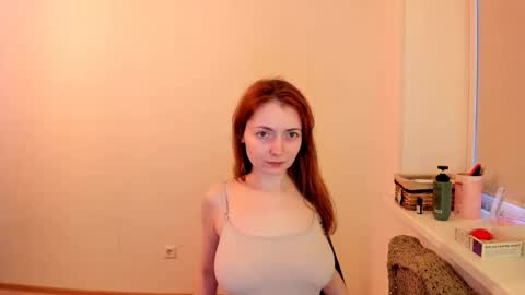 Summer Preston online show from October 2025 06:01:01 AM