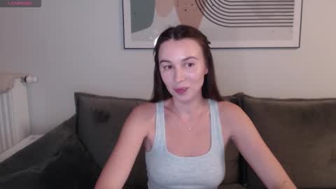 Snapshot of summer_time13 chatting on December 2025 06:25:01 PM Liby online show from December 2025 06:25:01 PM