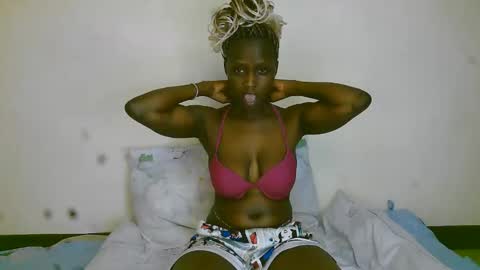 Snapshot of summerdew chatting on April 2026 05:20:02 PM summerdew online show from April 2026 05:20:02 PM