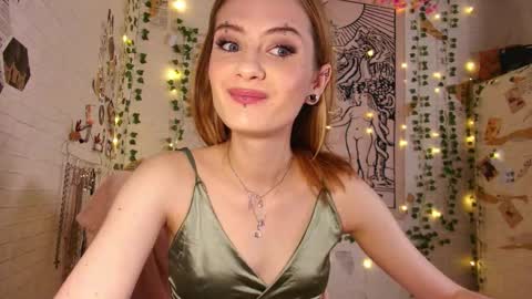 Snapshot of summerhazee chatting on February 2026 06:37:02 PM summerhazee online show from February 2026 06:37:02 PM