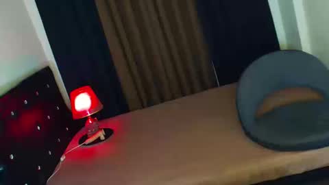 Summer online show from December 2025 05:02:01 AM