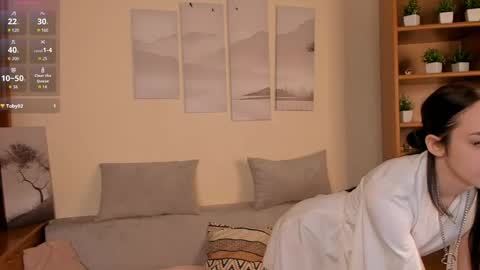 Luna online show from April 2026 09:09:02 PM