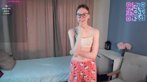 Kiki online show from April 2026 01:03:01 AM