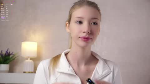 Snapshot of sunnmoonn chatting on May 2026 02:36:02 PM Lily online show from May 2026 02:36:02 PM