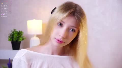Snapshot of sunnmoonn chatting on June 2026 02:37:02 PM Lily online show from June 2026 02:37:02 PM