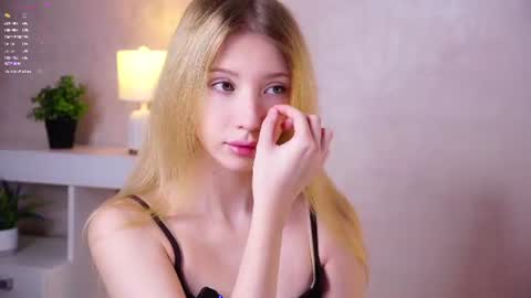 Snapshot of sunnmoonn chatting on June 2026 02:41:02 PM Lily online show from June 2026 02:41:02 PM