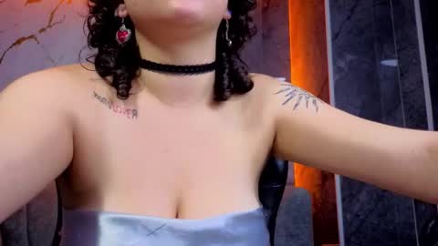 sunny2_b online show from November 2025 12:49:01 AM