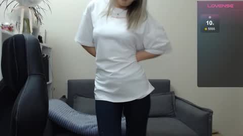 Naomi online show from February 2025 01:00:02 PM