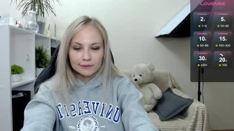 Naomi online show from September 2025 05:29:02 AM