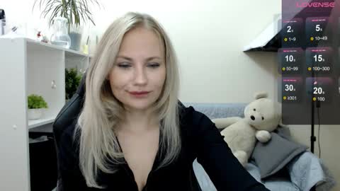 Naomi online show from September 2025 03:54:01 AM