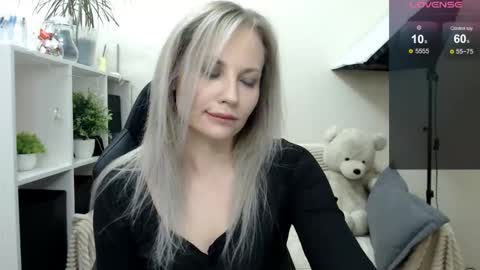 Naomi online show from November 2025 10:48:02 AM