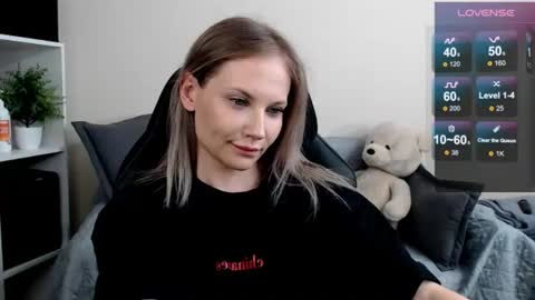 Snapshot of sunny_bunny6 chatting on June 2026 05:49:02 AM Naomi online show from June 2026 05:49:02 AM