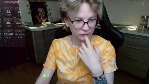 Snapshot of sunny_mood chatting on May 2026 07:28:02 AM sunny mood online show from May 2026 07:28:02 AM