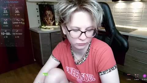 Snapshot of sunny_mood chatting on May 2026 04:10:02 AM sunny mood online show from May 2026 04:10:02 AM