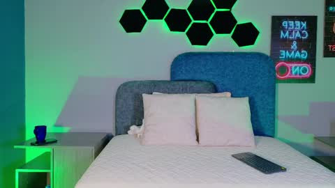 Sunny River online show from April 2026 12:02:01 PM