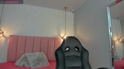  S U N N Y online show from September 2025 12:32:01 PM