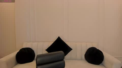 Snapshot of sunnyrivers_ chatting on June 2026 06:39:02 PM Sunny Rivers online show from June 2026 06:39:02 PM