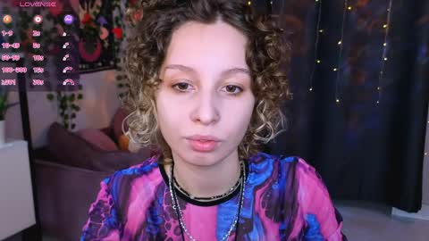 Snapshot of sunnyshy_mia chatting on April 2026 05:45:02 AM Mia online show from April 2026 05:45:02 AM