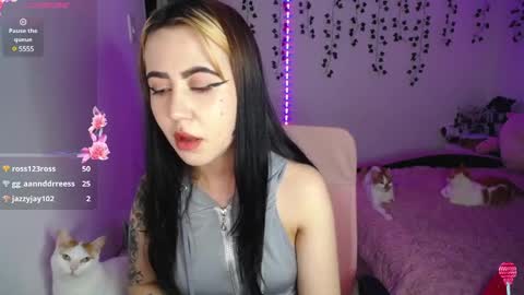 Snapshot of sunset_pienk chatting on December 2024 05:53:02 AM Sunset online show from December 2024 05:53:02 AM