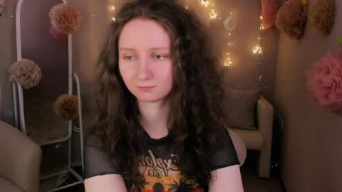Snapshot of sunshine_blaze chatting on April 2026 06:28:01 AM Alice online show from April 2026 06:28:01 AM