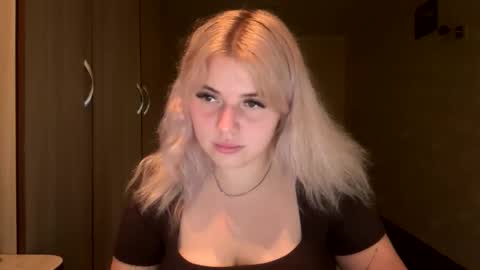 sunshinyflash online show from November 2025 05:13:02 PM