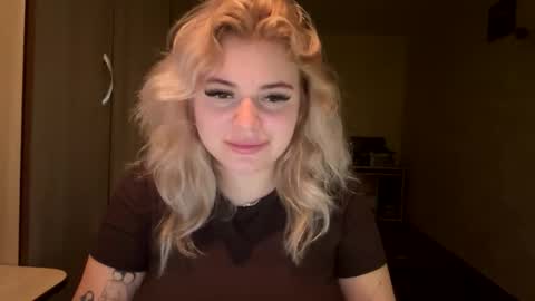 sunshinyflash online show from November 2025 02:50:02 PM