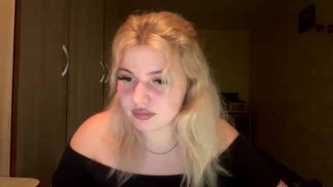 sunshinyflash online show from November 2025 06:08:01 PM