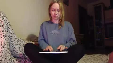 Annie online show from May 2026 06:27:02 PM
