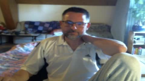 Snapshot of supersquirrel81 chatting on April 2026 04:20:01 PM supersquirrel81 online show from April 2026 04:20:01 PM