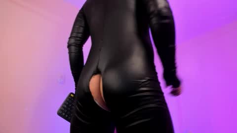 llllSupra llll online show from November 2025 06:18:02 PM