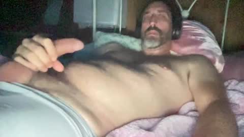 Snapshot of surfguy82 chatting on September 2025 03:50:02 AM SurfGuy82 online show from September 2025 03:50:02 AM