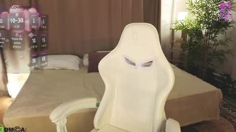 Annie online show from April 2026 01:25:01 AM