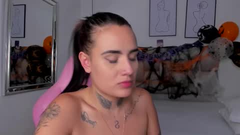 Susan online show from October 2025 08:10:01 PM