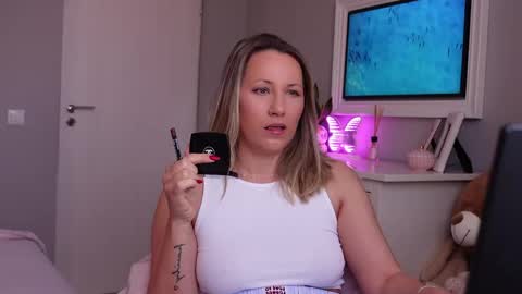 Snapshot of susanjewel chatting on April 2026 06:47:02 AM SusanJewel online show from April 2026 06:47:02 AM